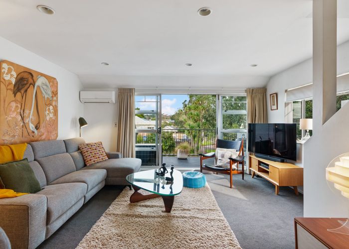  at 6/2 Atarangi Road, Greenlane, Auckland