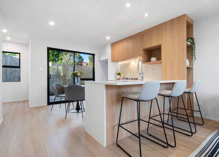  at 24E Roberts Road, Glenfield, North Shore City, Auckland