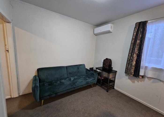  at 4/2 Wairiki Rd, Mount Eden, Auckland City, Auckland