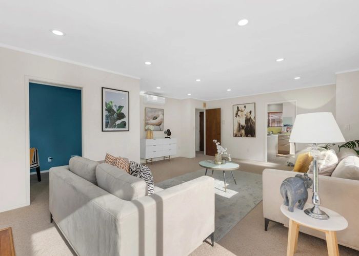  at 2/126 Botany Road, Botany Downs, Manukau City, Auckland