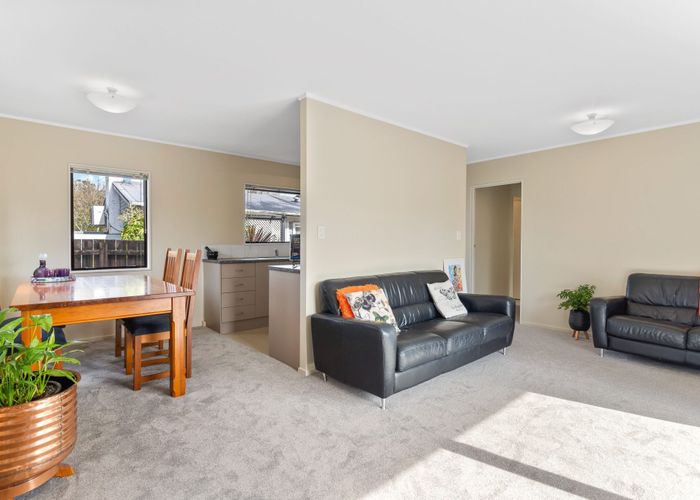  at 2/5 Bolina Crescent, Pakuranga, Manukau City, Auckland