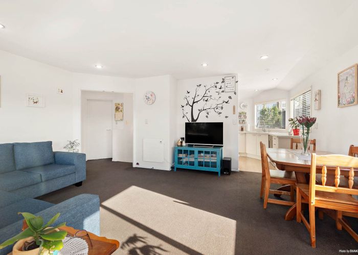  at 6/12 Wernham Place, Northcote, North Shore City, Auckland