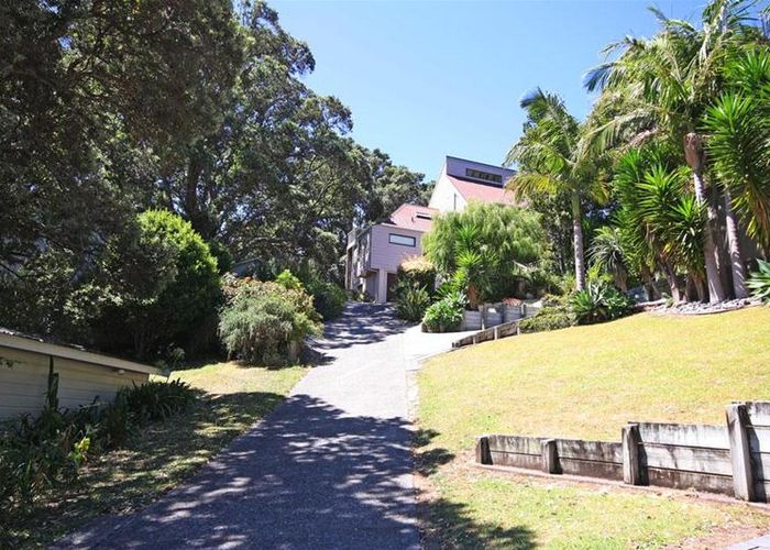  at 128 Oratia Place, Onemana, Whangamatā