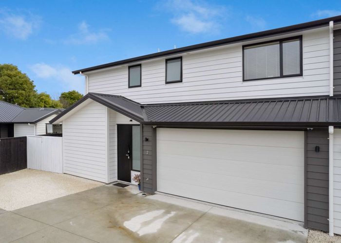  at 2/12 Liston Crescent, Hillcrest, Hamilton