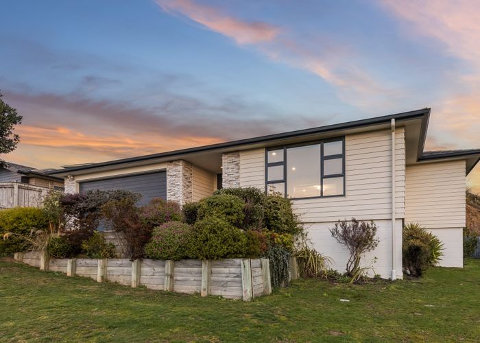  at 13 Wangapeka Way, Aotea, Porirua, Wellington