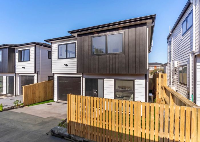  at 21 B, C, D Borrowdace Avenue, Botany Downs, Manukau City, Auckland