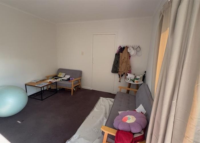  at 586 East Coast Road, Pinehill, North Shore City, Auckland