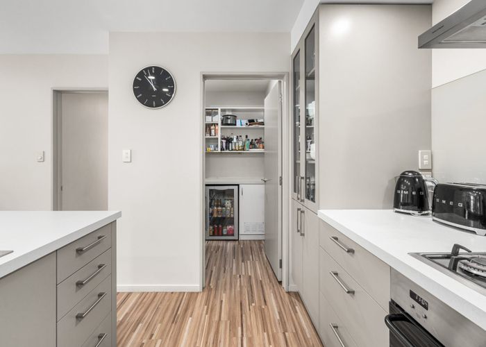  at 11 The Tors, Heathcote, Christchurch City, Canterbury