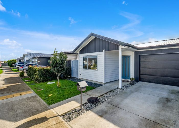  at 14 Whareatua Avenue, Takanini, Papakura, Auckland