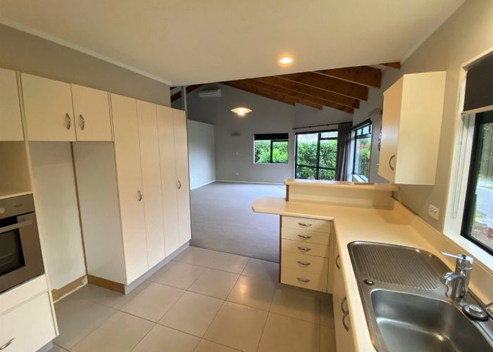  at 5 Maple Crescent, Whalers Gate, New Plymouth, Taranaki