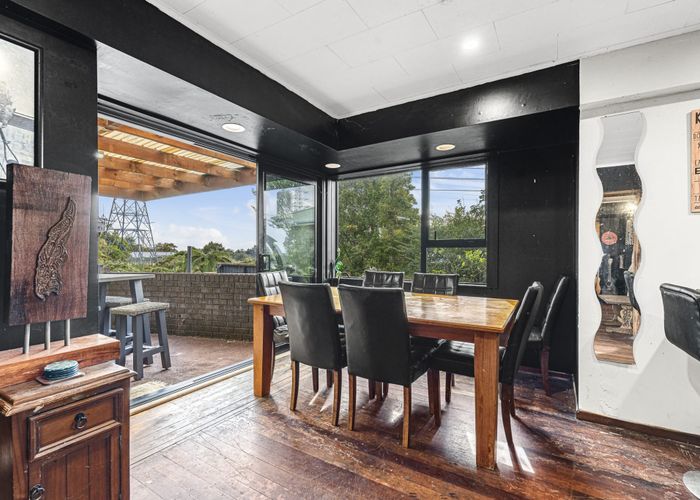  at 9 Saxton Road, Upper Vogeltown, New Plymouth