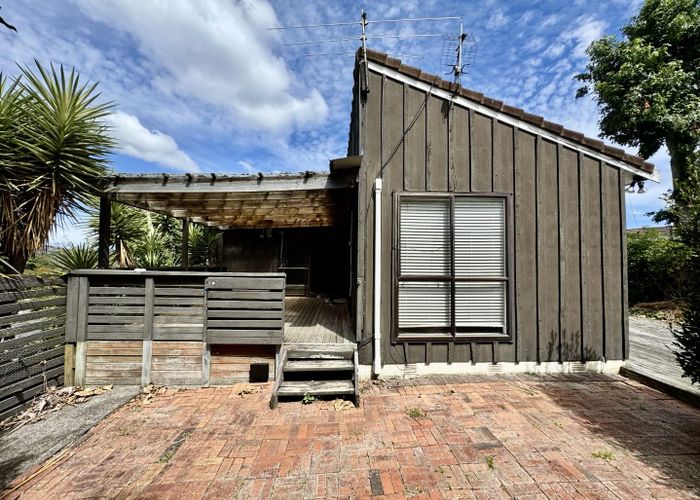  at 21 Oreil Avenue, West Harbour, Waitakere City, Auckland