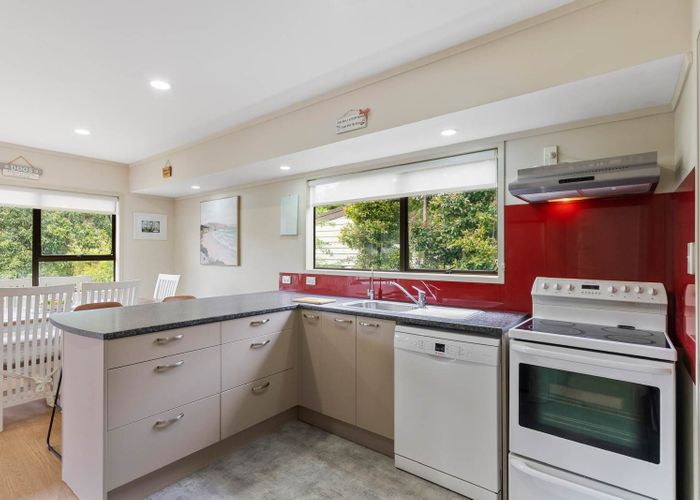  at 2/124 Deep Creek Road, Torbay, North Shore City, Auckland