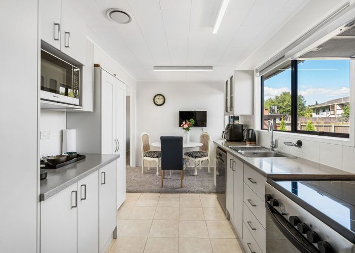  at 1/86 Stanley Road, Glenfield, Auckland