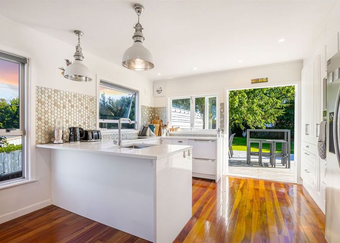 at 21 Covil Avenue, Te Atatu South, Auckland