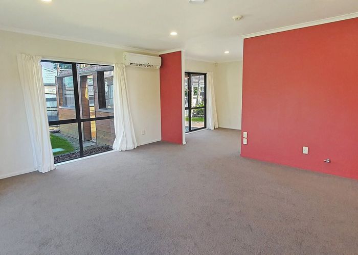  at 33 Pitt Ave, Clendon Park, Manukau City, Auckland
