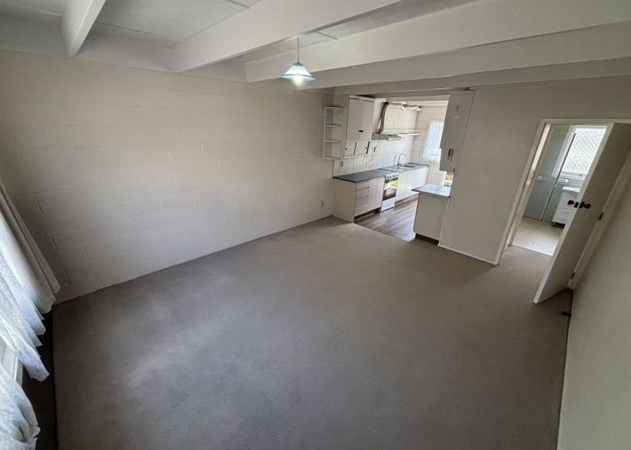  at 2/66 Flanshaw Road, Te Atatu South, Waitakere City, Auckland