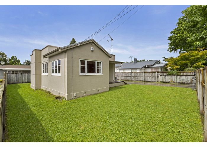  at 16 Wilson Street, Hamilton East, Hamilton