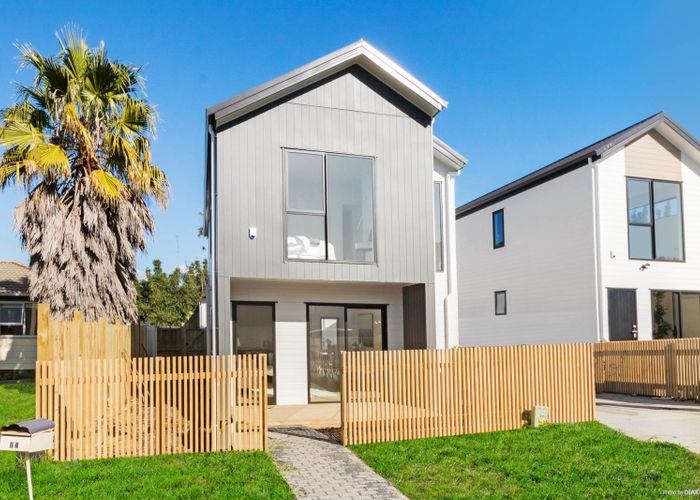  at 64B Rosewarne Crescent, Glendene, Auckland