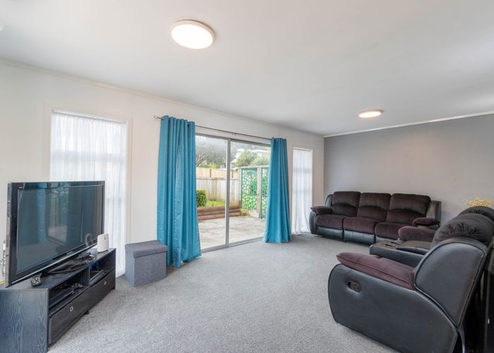  at 25 Gloaming Hill, Titahi Bay, Porirua