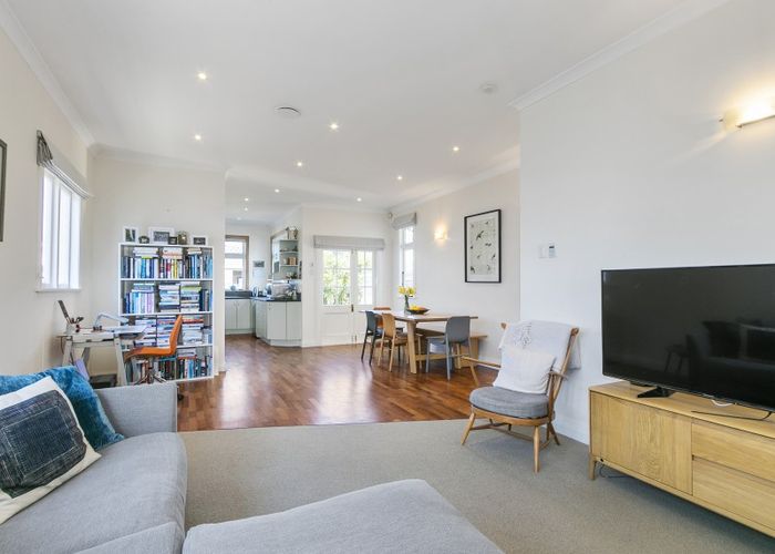  at 8 Ava Street, Petone, Lower Hutt