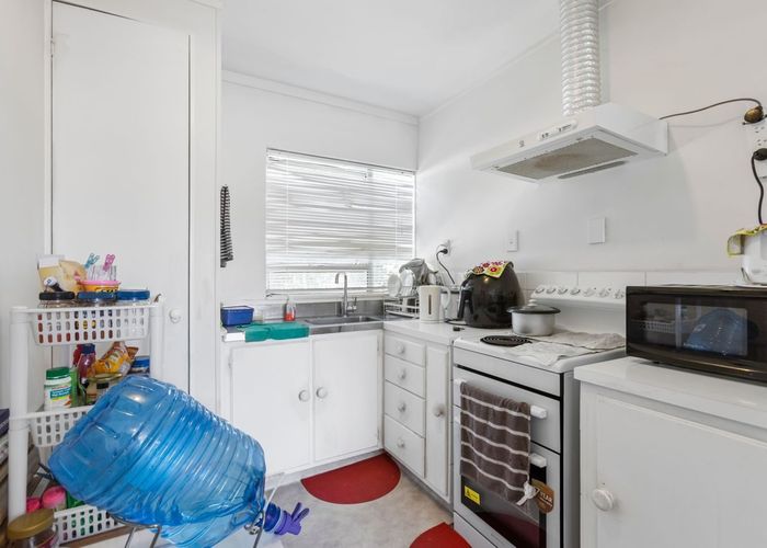  at 9A Pinedale Place, Henderson, Waitakere City, Auckland
