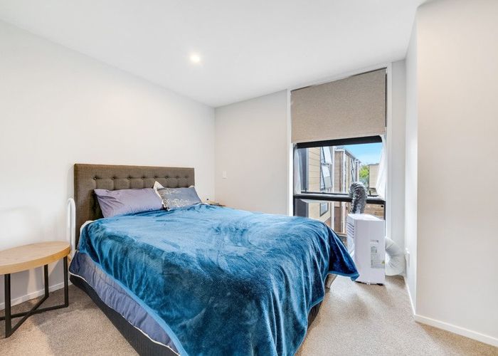  at 2/15 Parson Lane, Papatoetoe, Manukau City, Auckland