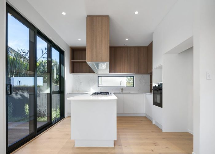  at 4/1 Montana Avenue, Murrays Bay, North Shore City, Auckland