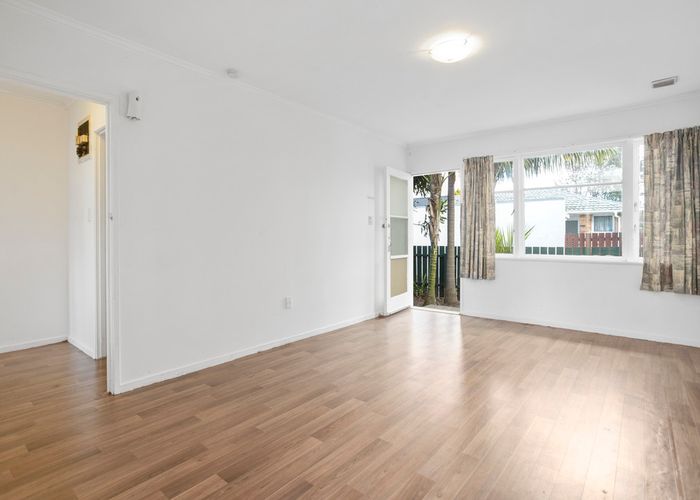  at 1/288 Rosebank Road, Avondale, Auckland
