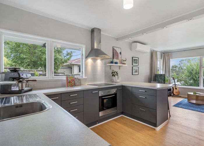 at 2/11 Lenihan Street, Northcote, North Shore City, Auckland