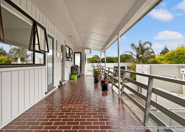  at 8 Jackson Street, Onehunga, Auckland