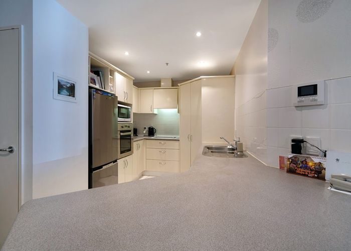  at 2i/175 Hurstmere Road, Takapuna, North Shore City, Auckland