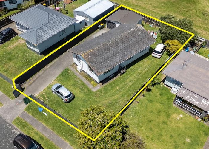  at 16 Palermo Place, Clover Park, Manukau City, Auckland