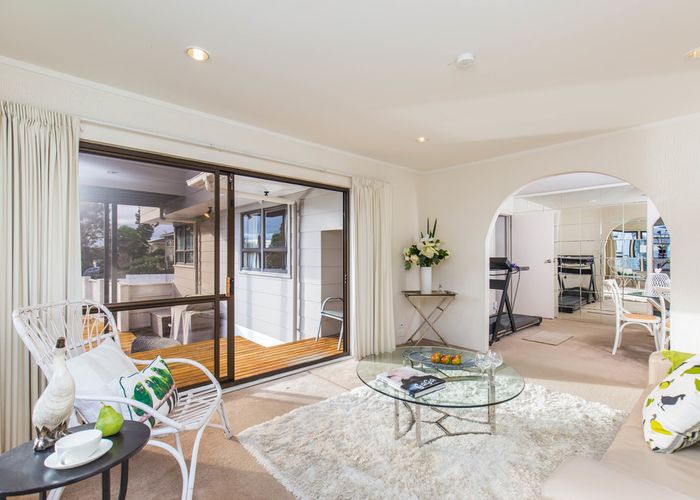  at 16 Steen Place, Mangere Bridge, Auckland