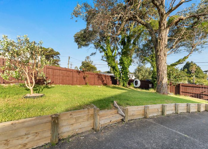  at 1/35 Roberts Road, Glenfield, North Shore City, Auckland