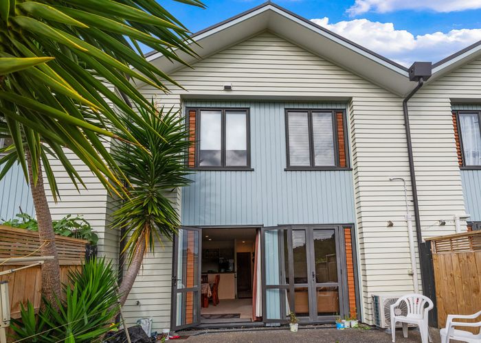  at 28/11 The Avenue, Albany, North Shore City, Auckland