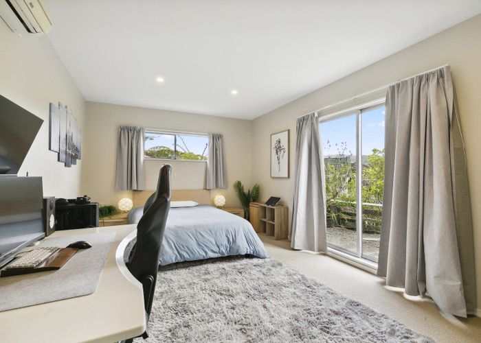  at 12 Mcmahon Way, Paparangi, Wellington