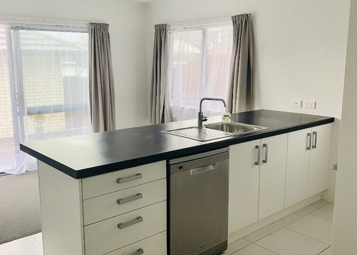  at 86b Farquhar Road, Glendene, Waitakere City, Auckland