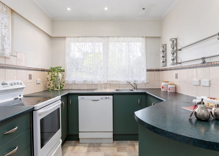  at 2/41 THE BOULEVARD, Sunnyhills, Auckland