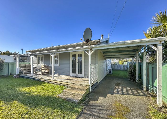  at 18 Karaka Street, Castlecliff, Whanganui, Manawatu / Whanganui