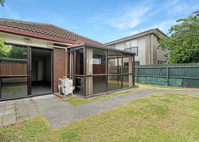  at 2/218 Lincoln Road, Addington, Christchurch