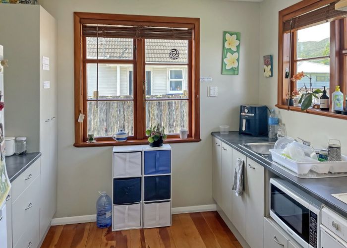  at 8 Atiawa Crescent, Waiwhetu, Lower Hutt, Wellington