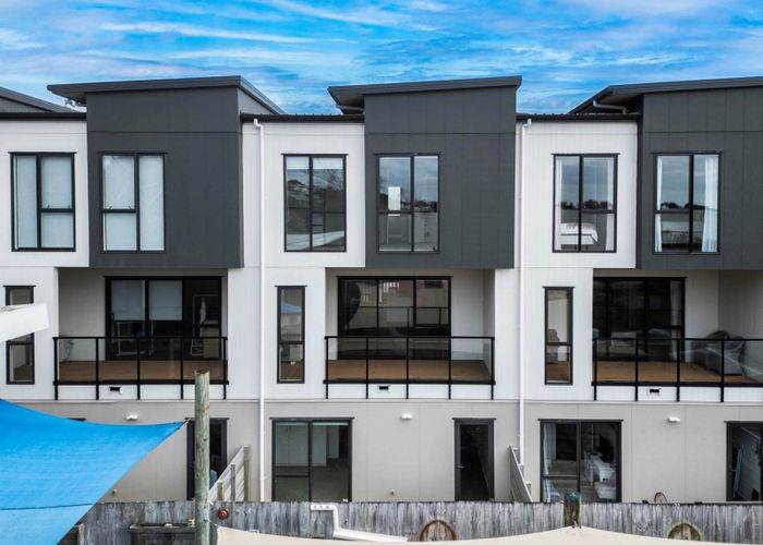  at 18 Mina Way, Browns Bay, North Shore City, Auckland