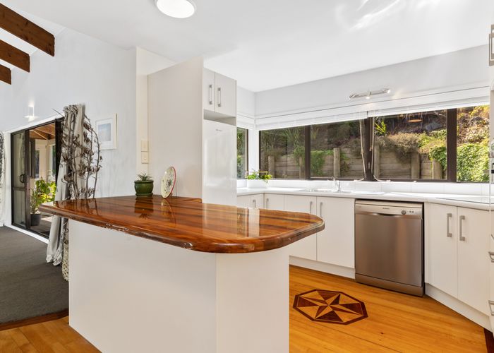  at 21 Homewood Place, Chatswood, Auckland