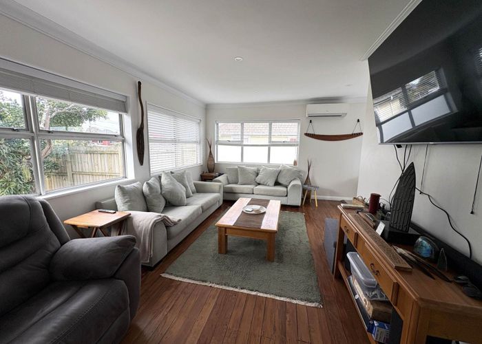  at 6 George Street, Mangere East, Auckland