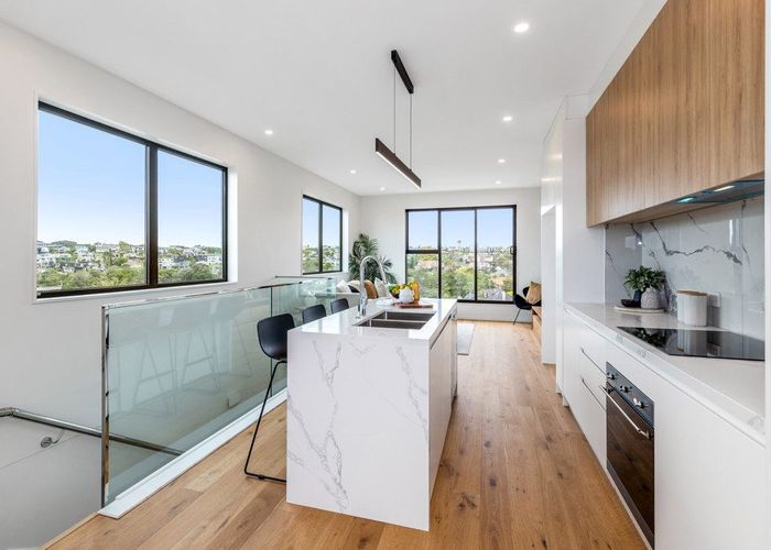  at 14/32 Karori Crescent, Orakei, Auckland
