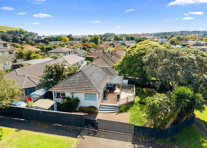  at 23 Anderson Avenue, Point England, Auckland City, Auckland