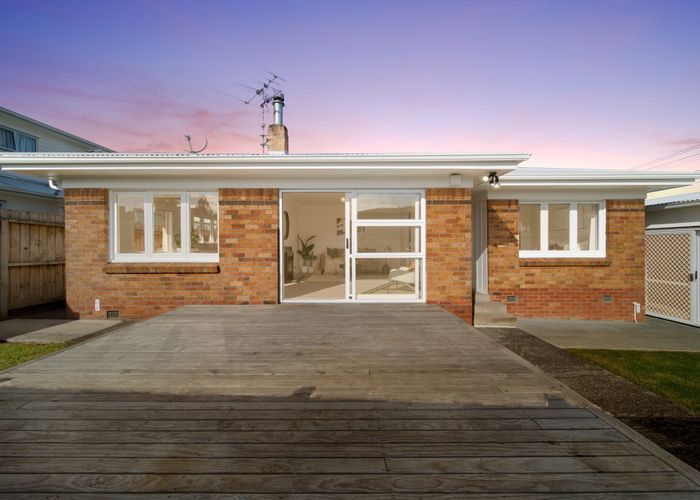  at 2 Royal Arch Place, Rosehill, Papakura, Auckland
