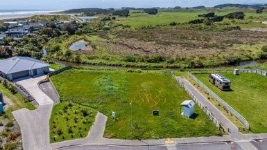  at 11 Seagrass Place, Otaki Beach, Otaki