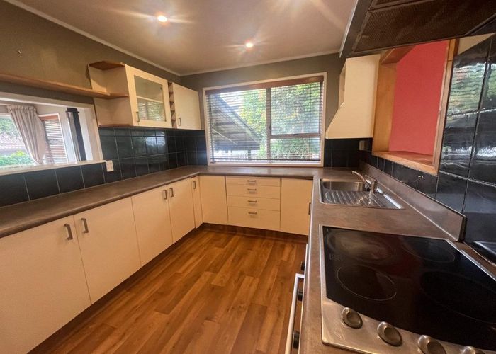  at 7 Osmond Court, Sunnyvale, Auckland